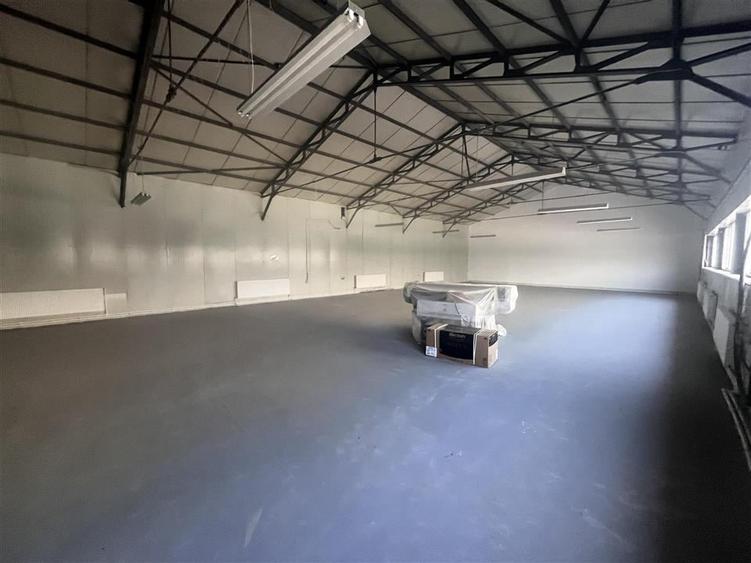 Spațiu industrial, de 400 mp, în B-dul București