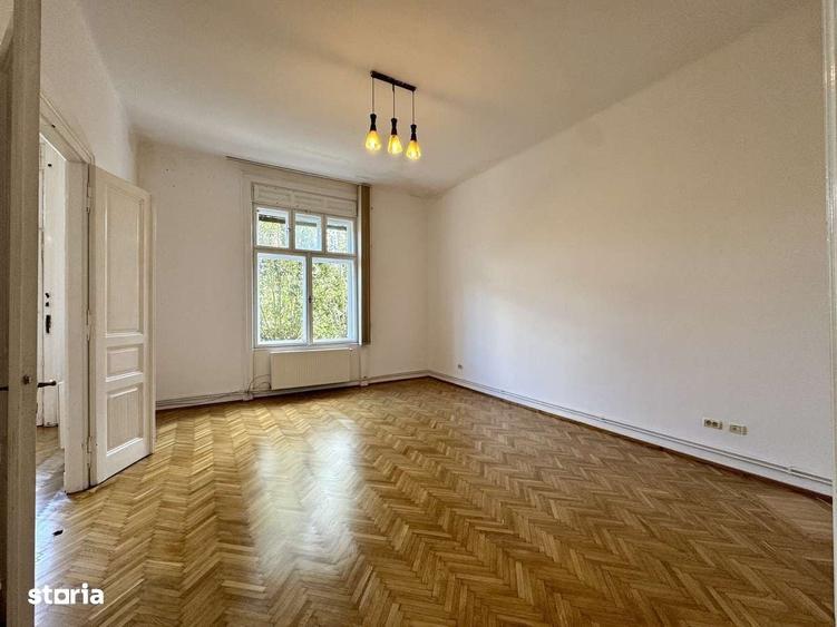Apartament cu 3 camere semidecomandat în Ultracentral