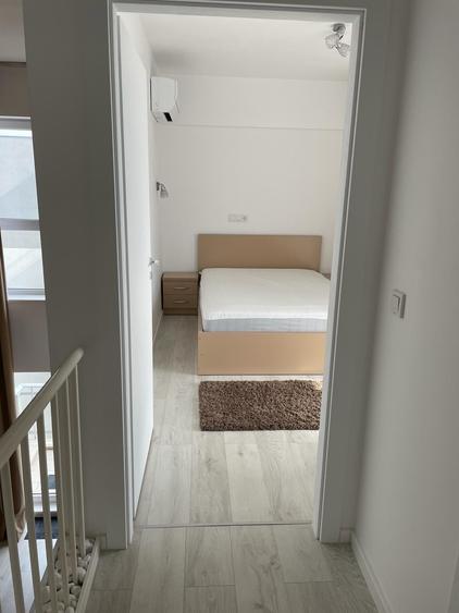 Apartament cu 3 camere decomandat în Lacul Tei