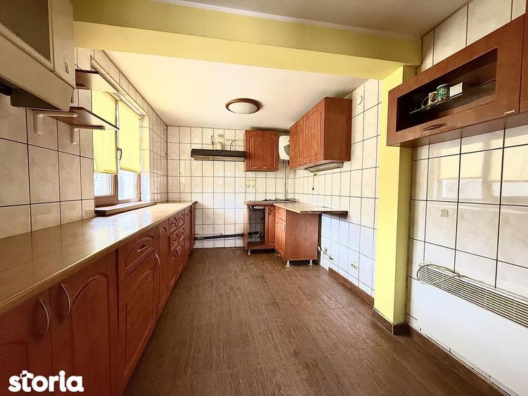 Casă cu 4 camere decomandat cu Teren 512 Mp în Chercea