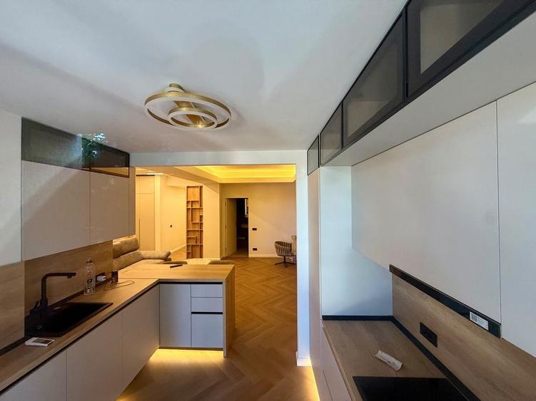 Apartament cu 2 camere decomandat în Herăstrău