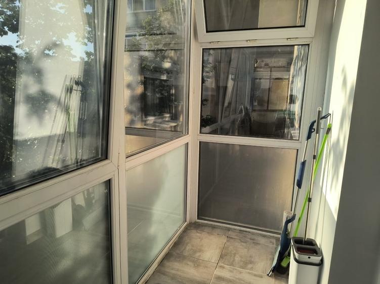 Apartament cu 3 camere semidecomandat, mobilat în Drumul Taberei