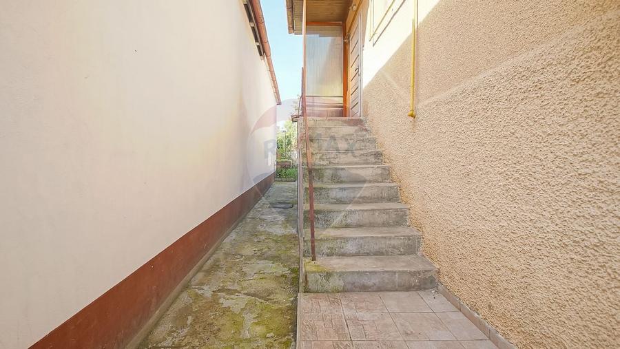 Casă individuală cu 3 camere cu Teren 178 Mp în Blumăna