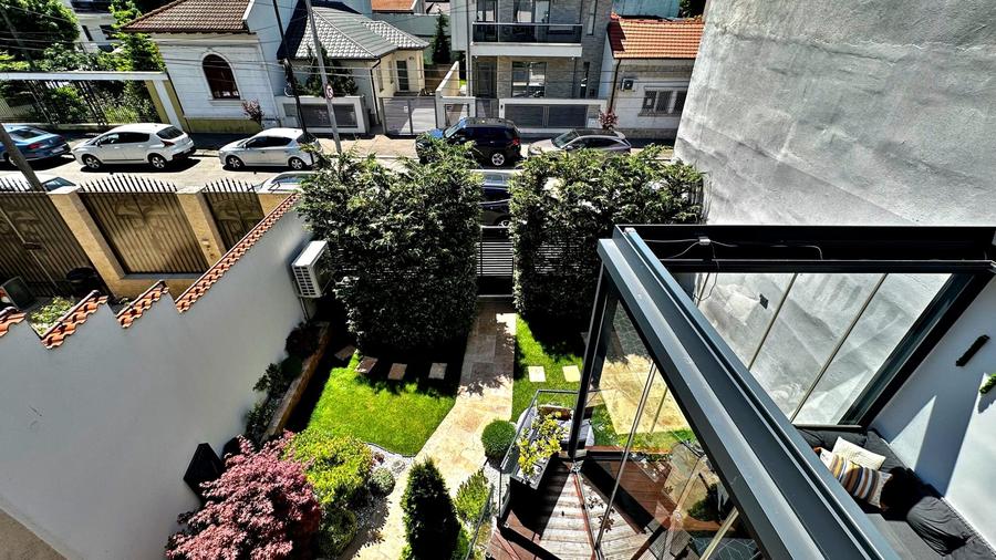 Casă individuală cu 5 camere cu Canalizare în Tomis II