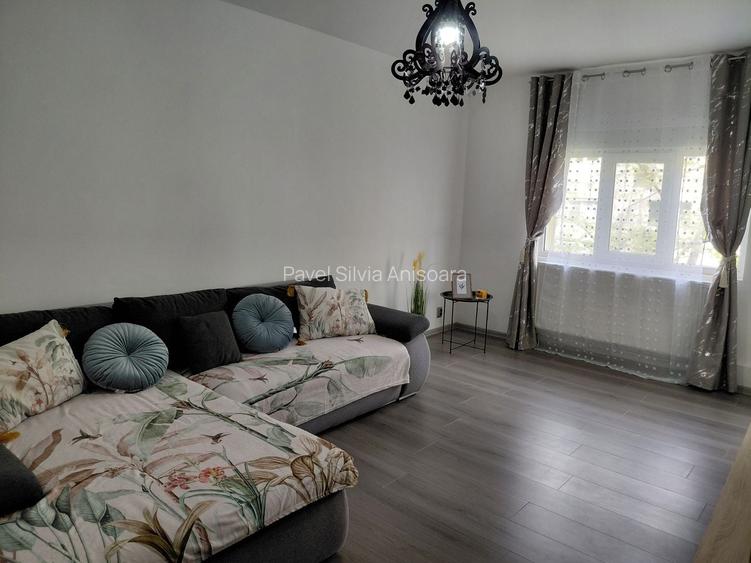 Apartament 2 dec,Maz 2,et 2,mobilat si utilat-400 euro /l