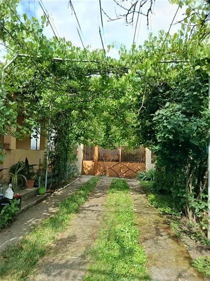Casă cu 4 camere cu Teren 450 Mp în Ciolpani