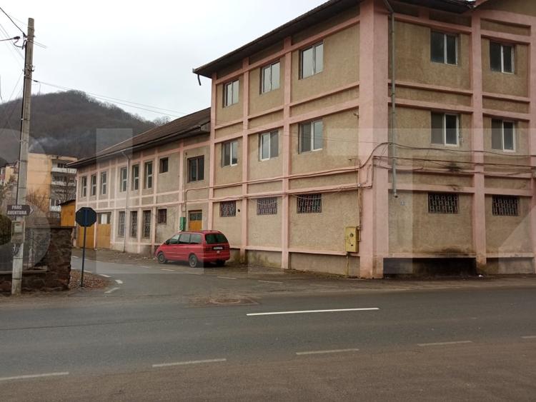 Spațiu industrial, de 3,000 mp, în Nădrag