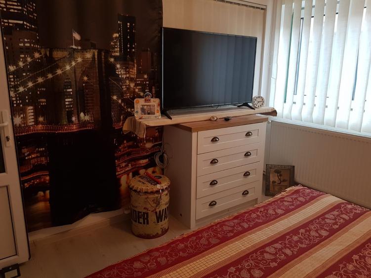 Casă cu 3 camere cu Canalizare în Casa de Cultură