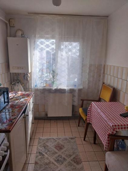 Apartament cu 2 camere decomandat în Vest