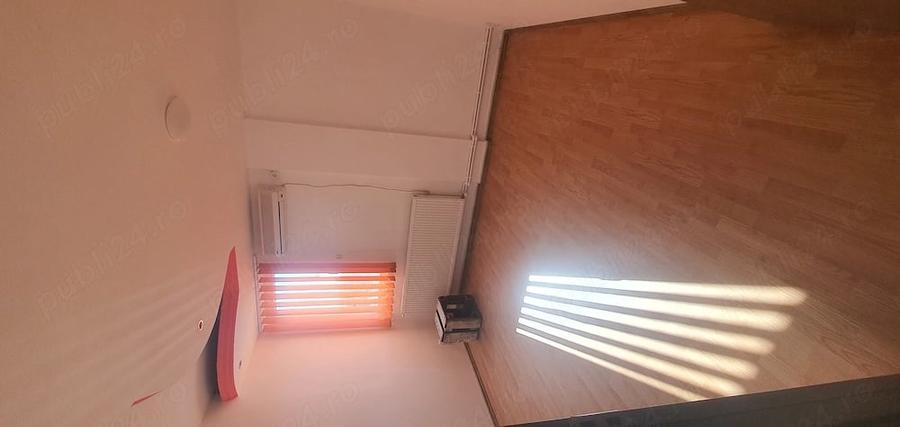 Apartament cu 4 camere decomandat în Fundeni