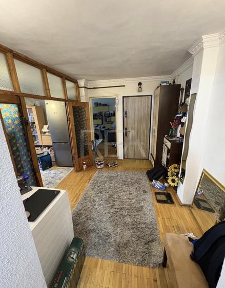 Apartament cu 3 camere decomandat, mobilat în Gorjului