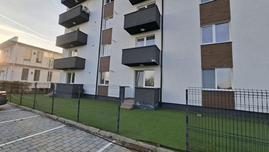Apartament cu 3 camere decomandat în Ștefănești