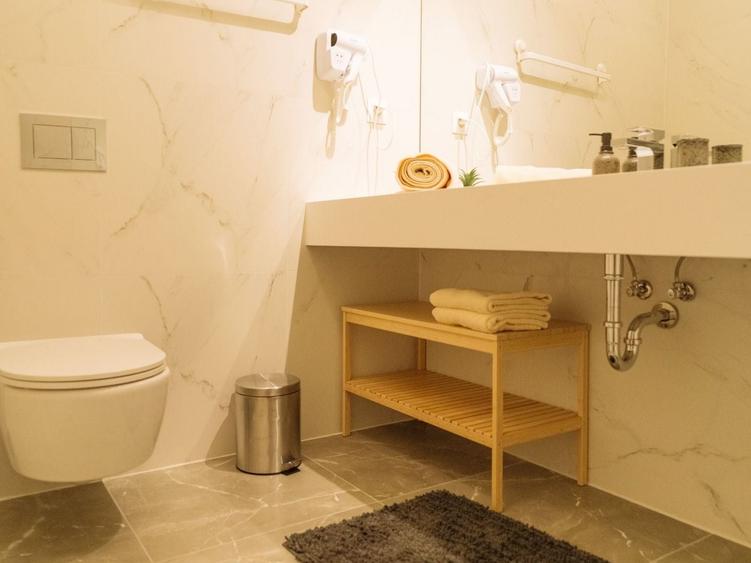 Apartament cu 2 camere semidecomandat, mobilat în Cotroceni