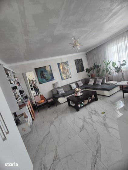 Casa cu 4 camere ?i garaj, aproape de lac - 1