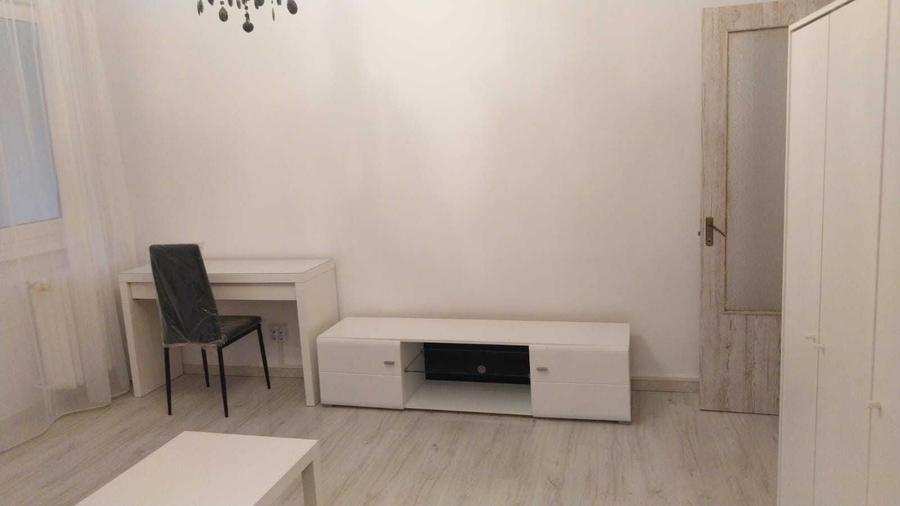 Apartament cu 2 camere decomandat în Drumul Taberei