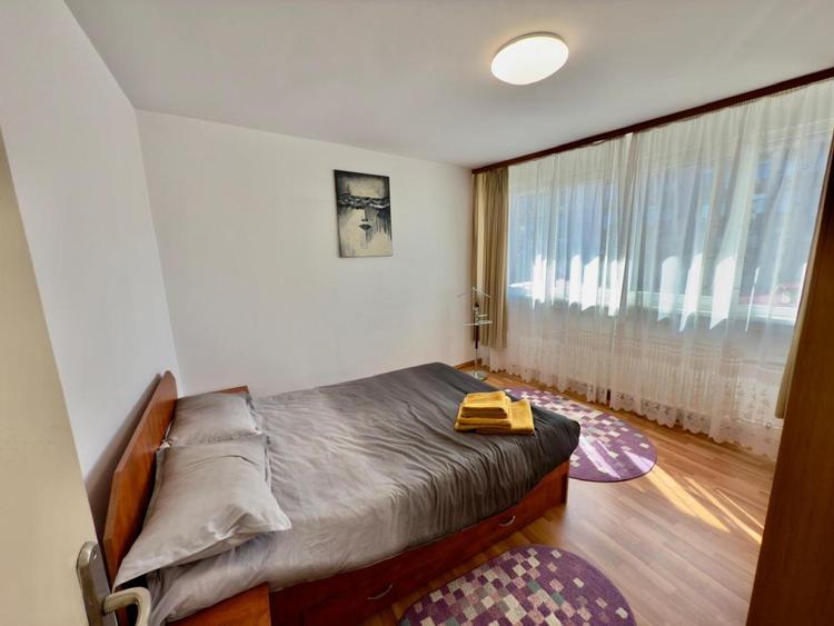Apartament cu 2 camere semidecomandat, mobilat în P-ța Universității
