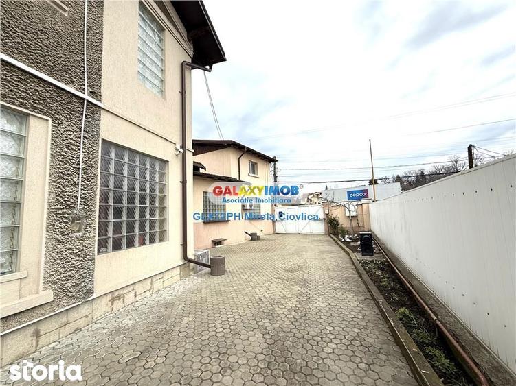 Casă cu 4 camere cu Teren 985 Mp în Central