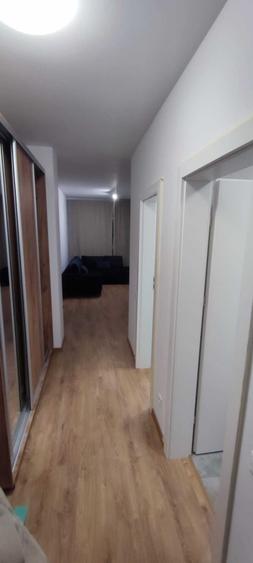 Apartament cu 3 camere semidecomandat în Florești