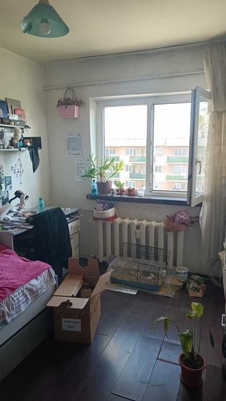 Apartament cu 3 camere decomandat în Cornitoiu