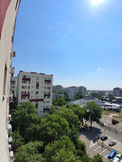 Apartament cu 2 camere decomandat în Apărătorii Patriei