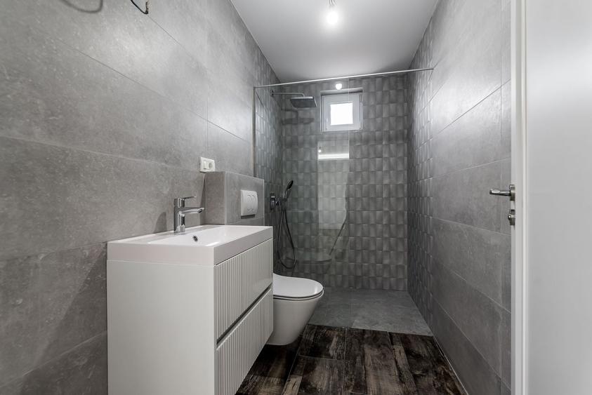 Casă individuală cu 4 camere cu Canalizare în Călugăreni
