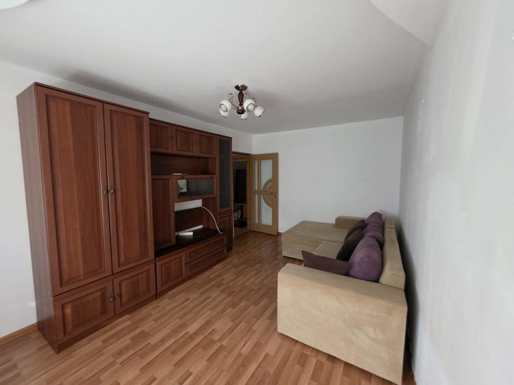 Inchiriere apartament 3 camere 9 Mai - 7