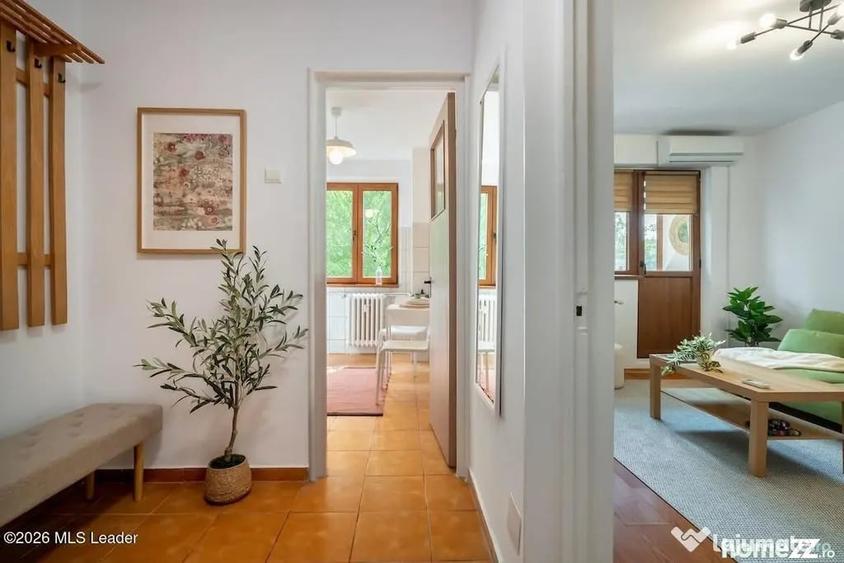 Apartament cu 4 camere semidecomandat în Drumul Taberei