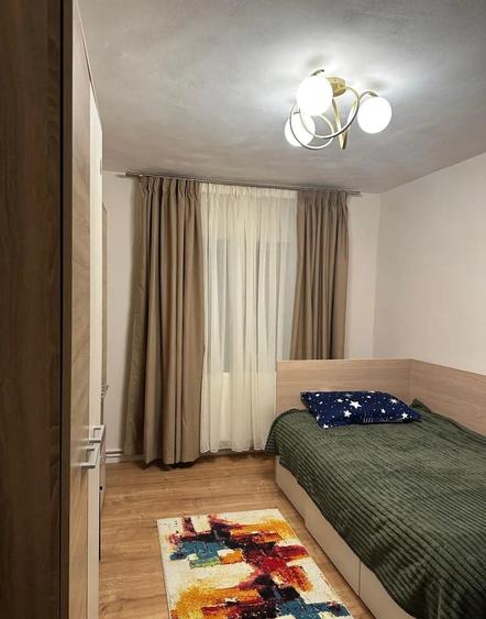 Apartament cu 4 camere decomandat în Otopeni