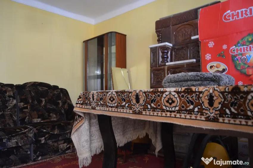 Casă cu 4 camere cu Teren 430 Mp în Podul Lung