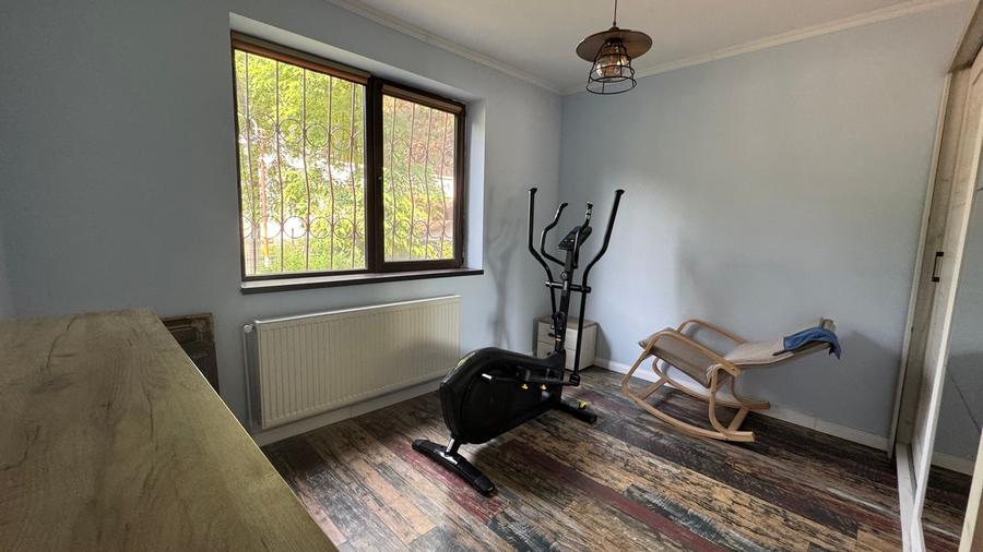 Apartament cu 4 camere decomandat în Central