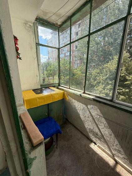 Apartament cu 3 camere semidecomandat în Micro 19