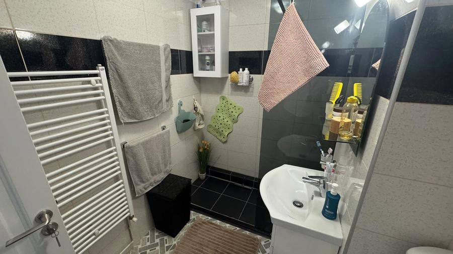 Apartament cu 2 camere decomandat, mobilat în Hipodrom 3