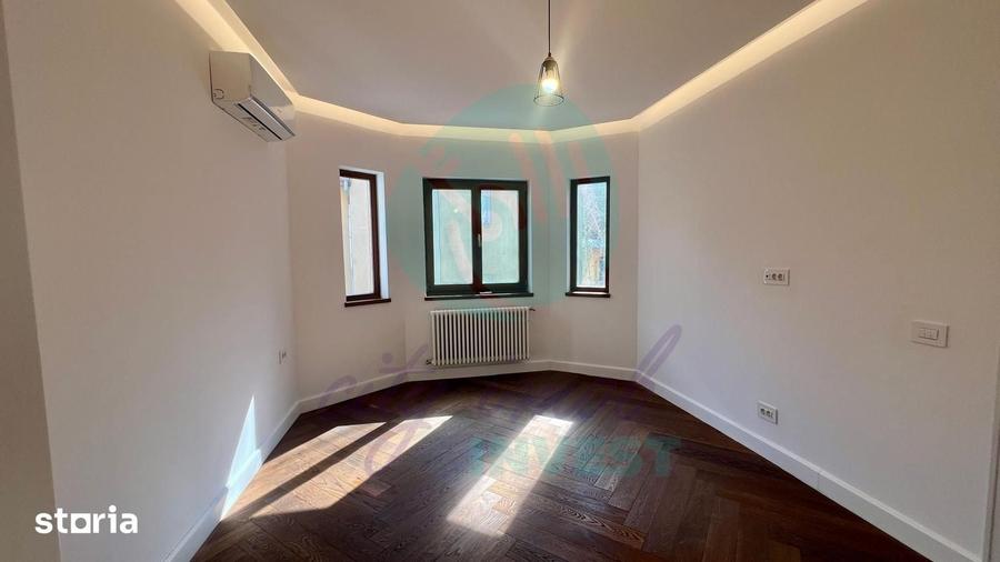 Casă cu 7 camere cu Teren 276 Mp în Cotroceni