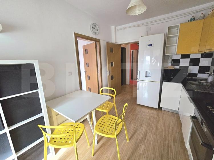 Apartament cu 3 camere decomandat, mobilat în Aradului