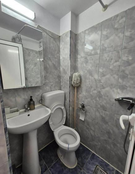 Garsonieră decomandată în Central