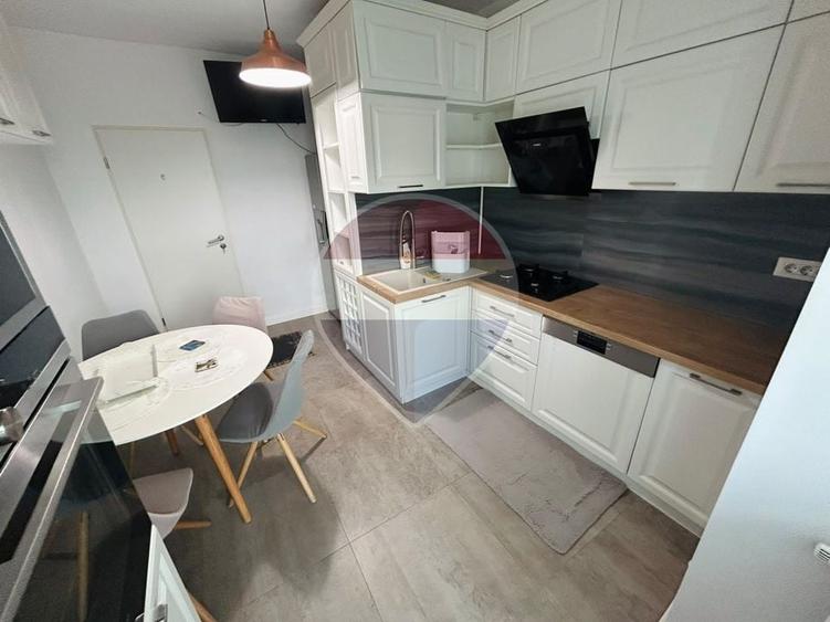Apartament cu 3 camere decomandat în Central