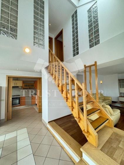 Penthouse cu 3 camere, mobilat în Clucerului
