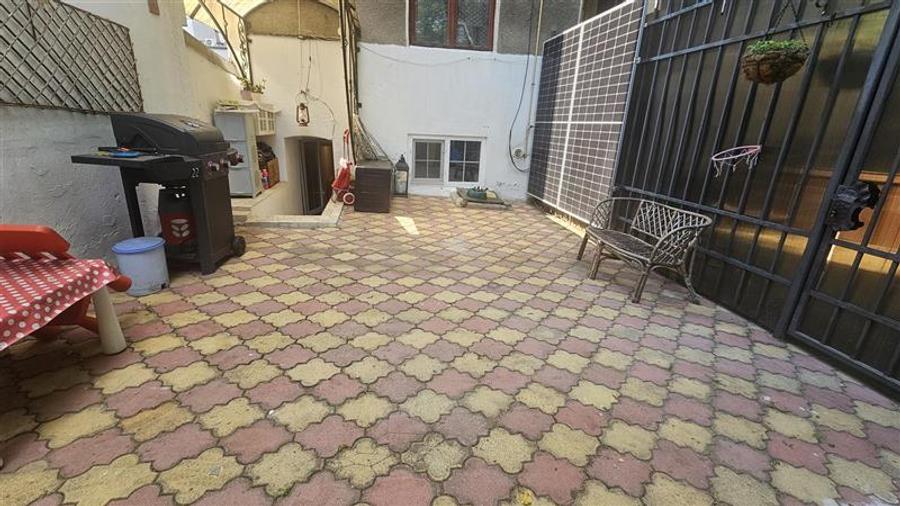 Apartament cu 6 camere decomandat, mobilat în Central