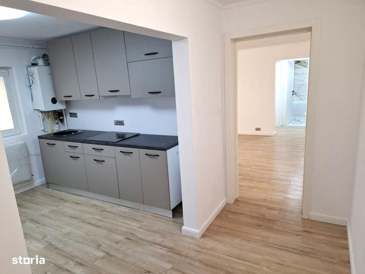Apartament cu 3 camere în Broșteni
