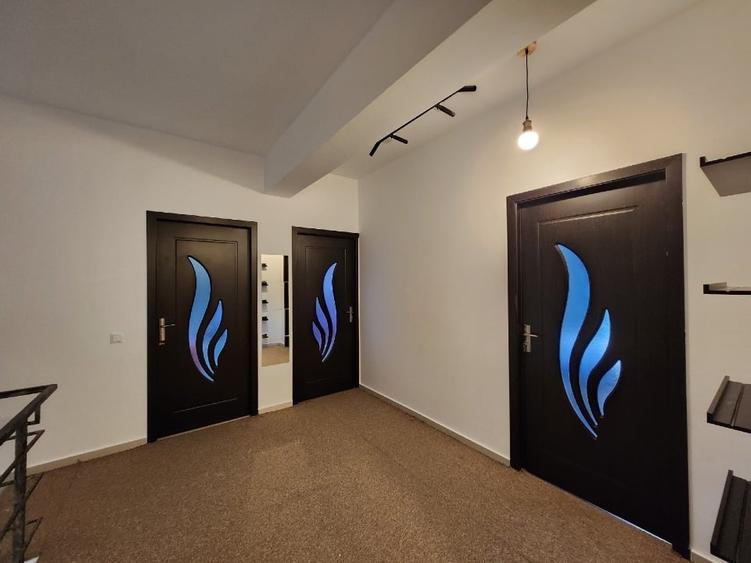 Duplex cu 5 camere cu Canalizare în Dobroești