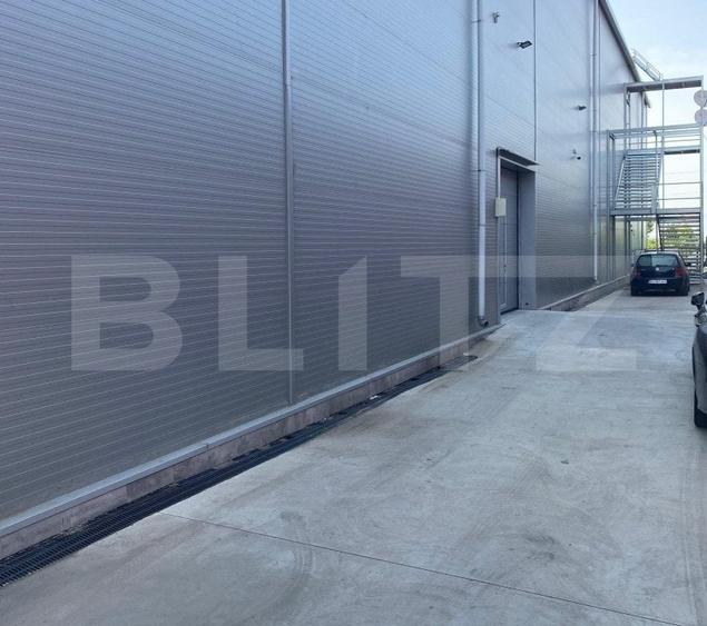 Spațiu industrial, de 1,800 mp, în Exterior Est