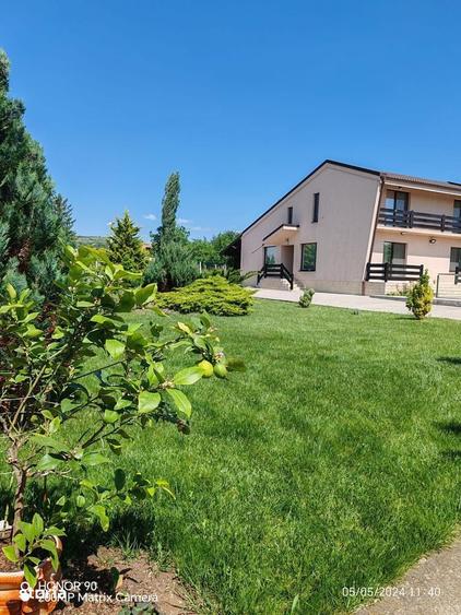 Pentru o viata in vacan?a, proprietate 3280 cu piscina, garaj, BBQ.. . - 14