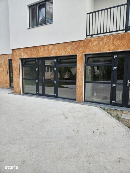 Spațiu comercial, de 90 mp, în Central