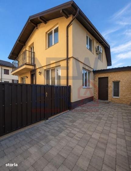 Casă cu 4 camere în Roșu