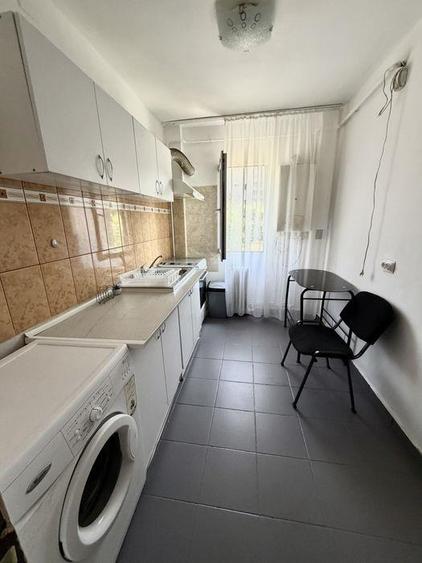 Apartament cu 2 camere nedecomandat în Podu Roș