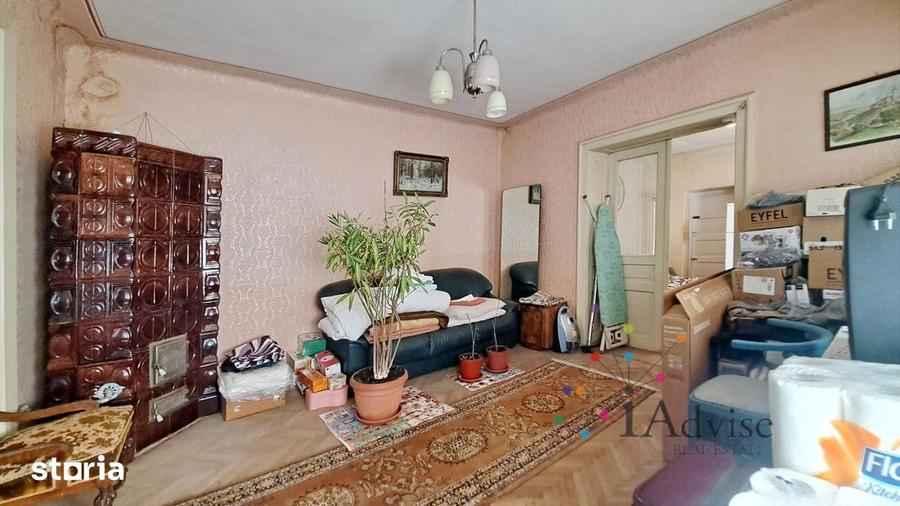 Casă cu 3 camere decomandat cu Teren 951 Mp în Schei