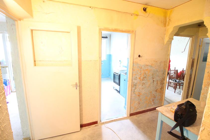 Apartament cu 2 camere decomandat în Micro 20