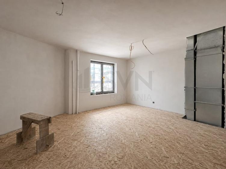 Apartament cu 3 camere semidecomandat în Universitate