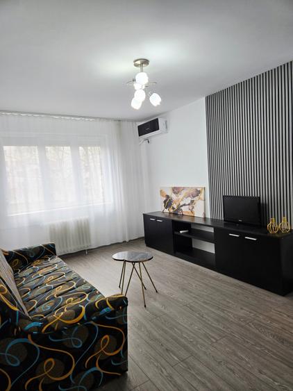 Apartament cu 3 camere decomandat, mobilat în Liviu Rebreanu