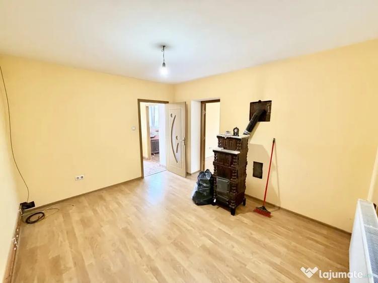 Casă cu 2 camere cu Teren 379 Mp în Moșnița Nouă